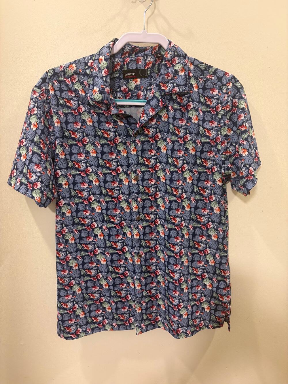 Quieti Aloha Shirt, S, EUC, Floral motif, Hawaiian, Luau, Party